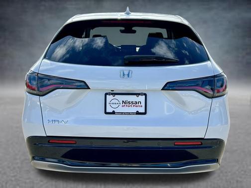 Platinum White Pearl 2023 Honda HR-V EX-L