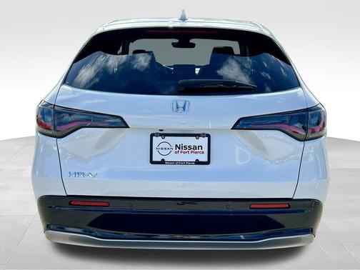 Platinum White Pearl 2023 Honda HR-V EX-L