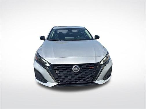 2025 Nissan Altima SR FWD