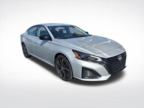 2025 Nissan Altima SR FWD