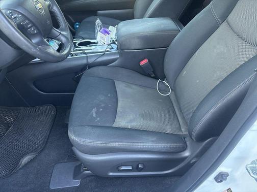 2017 Nissan Pathfinder SV