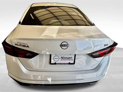 2025 Nissan Altima SR FWD
