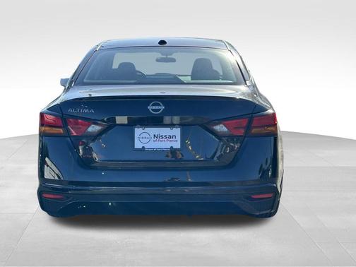 2025 Nissan Altima S FWD
