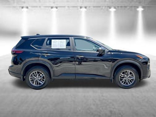 Super Black 2024 Nissan Rogue S