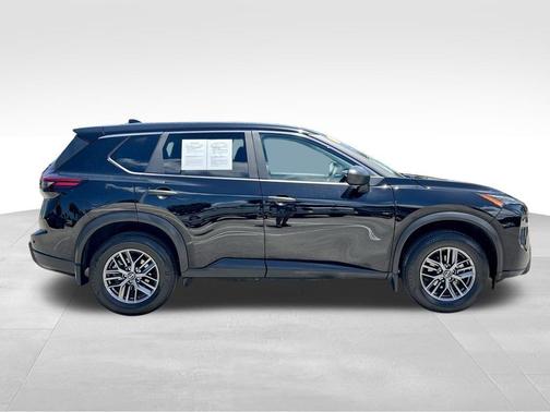 Super Black 2024 Nissan Rogue S