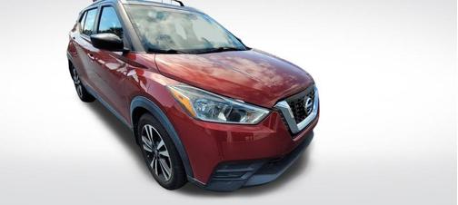 Cayenne Red/Super Black 2018 Nissan Kicks SV