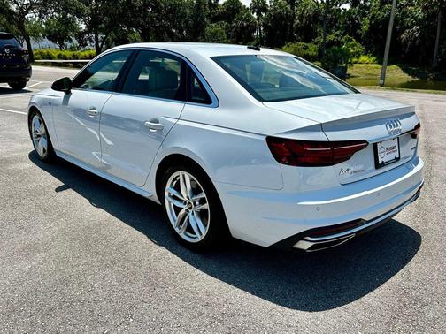 2022 Audi A4 45 S line Premium Plus