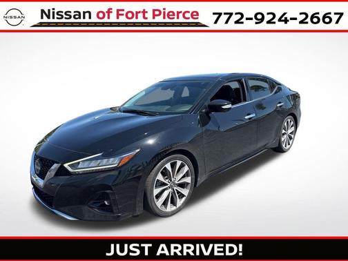Super Black 2023 Nissan Maxima 3.5 Platinum