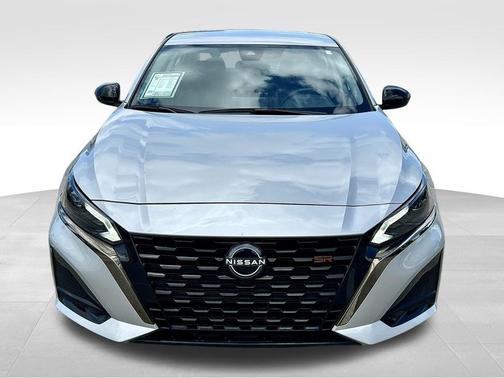 Brilliant Silver Metallic 2025 Nissan Altima SR FWD