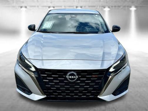 Brilliant Silver Metallic 2025 Nissan Altima SR FWD
