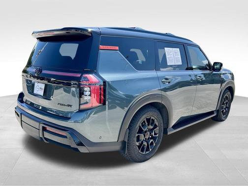 Alpine Metallic/Super Black 2025 Nissan Armada PRO-4X 4WD