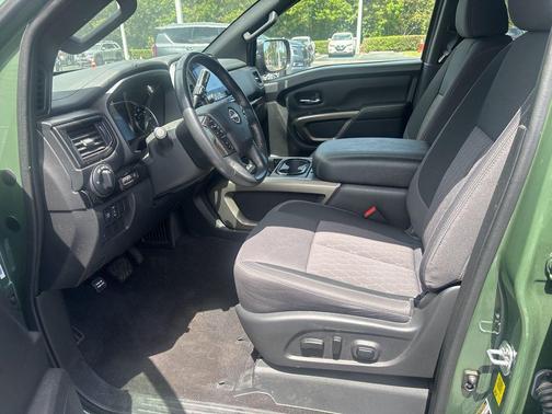 2024 Nissan Titan SV