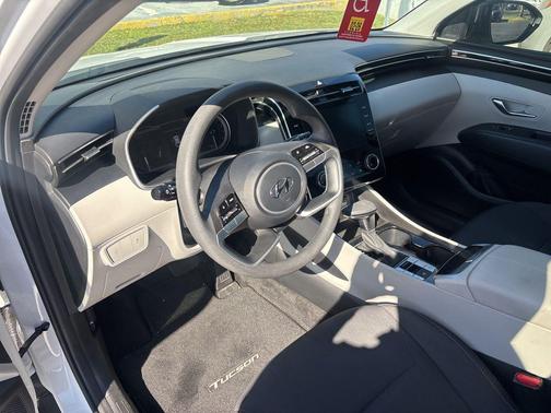 2024 Hyundai TUCSON SE
