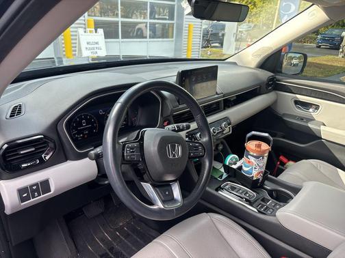 2023 Honda Pilot AWD Elite
