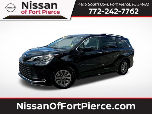 2023 Toyota Sienna XLE