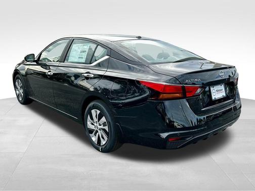 2025 Nissan Altima S FWD