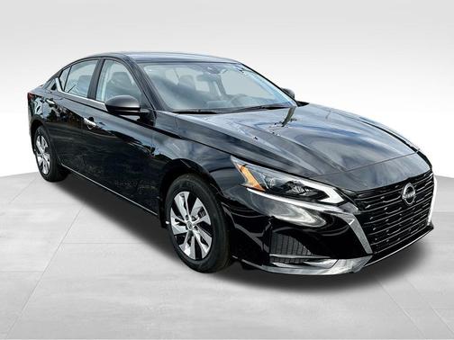 2025 Nissan Altima S FWD