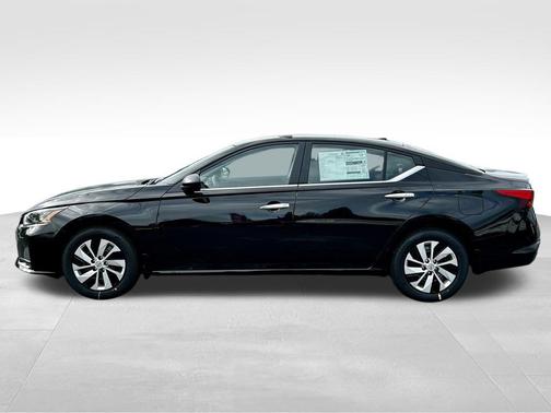2025 Nissan Altima S FWD