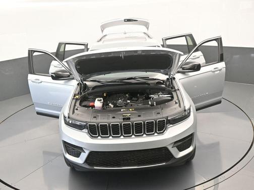 2024 Jeep Grand Cherokee Laredo