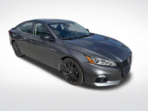 2022 Nissan Altima SR FWD