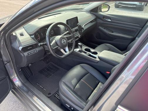 2022 Nissan Altima SR FWD