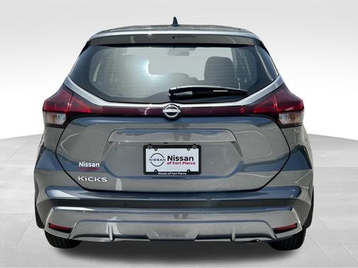 2025 Nissan Kicks S