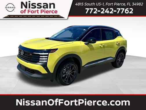 Yuzu Yellow Metallic/Super Black 2026 Nissan Kicks SR