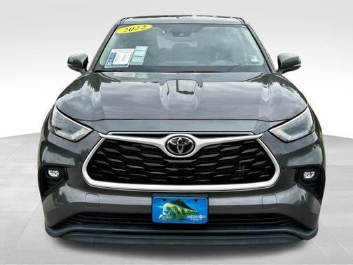2022 Toyota Highlander LE