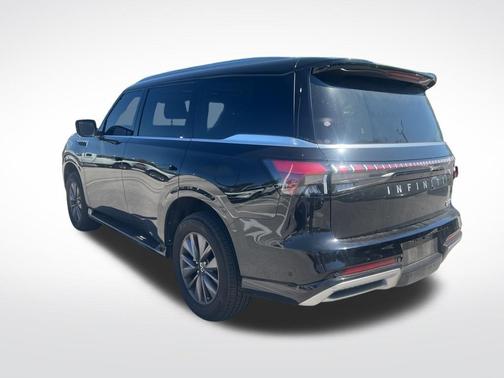 2025 INFINITI QX80 PURE