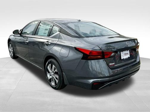 2025 Nissan Altima S FWD