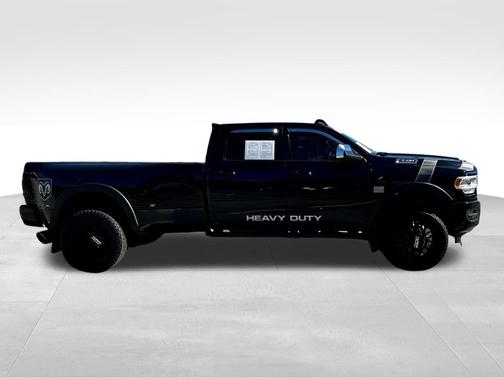 2020 RAM 3500 Laramie Crew Cab 4x4 8' Box