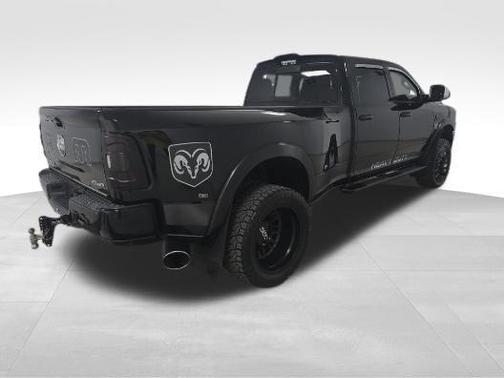 2020 RAM 3500 Laramie Crew Cab 4x4 8' Box
