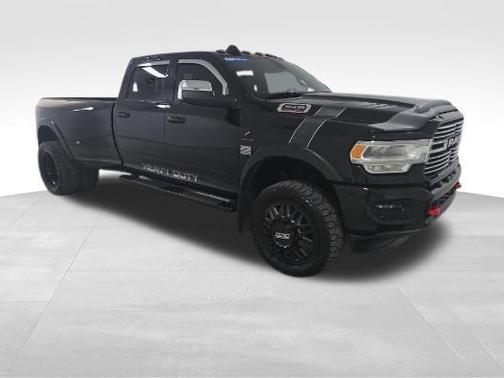 2020 RAM 3500 Laramie Crew Cab 4x4 8' Box