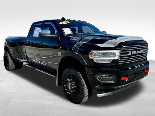 2020 RAM 3500 Laramie Crew Cab 4x4 8' Box