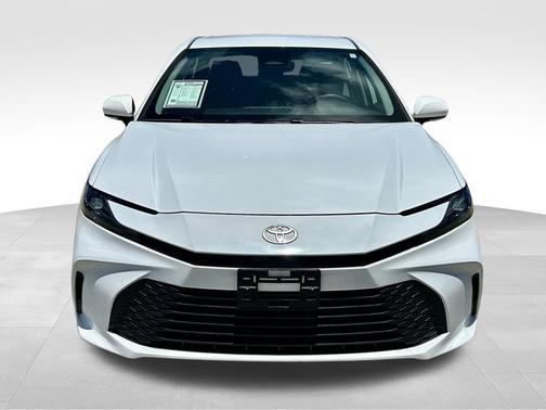 Ice Cap 2025 Toyota Camry LE
