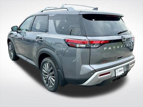 2025 Nissan Pathfinder SL FWD
