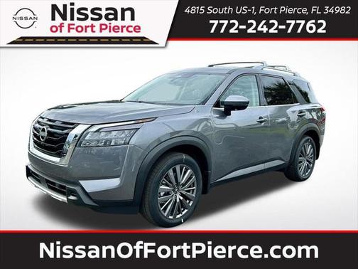 2025 Nissan Pathfinder SL FWD