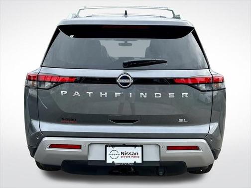 2025 Nissan Pathfinder SL FWD