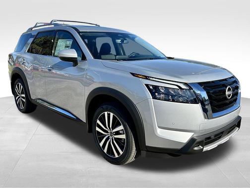 2025 Nissan Pathfinder Platinum FWD