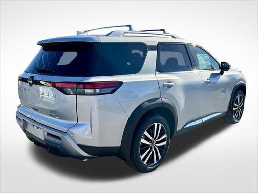 2025 Nissan Pathfinder Platinum FWD