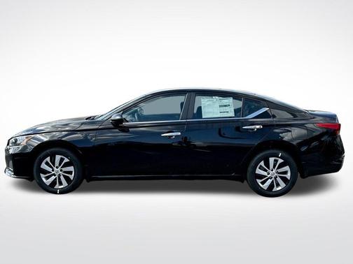 2025 Nissan Altima S FWD