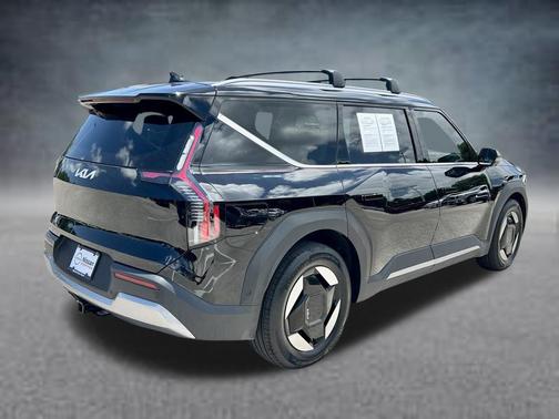 Ebony Black 2026 Kia EV9 Wind