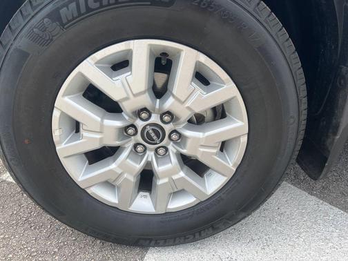 Bluestone Pearl 2024 Nissan Frontier SV