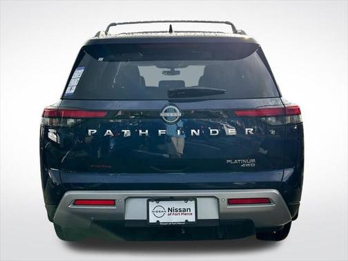 2025 Nissan Pathfinder Platinum 4WD