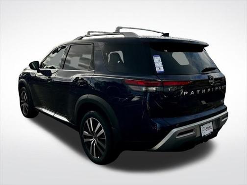 2025 Nissan Pathfinder Platinum 4WD