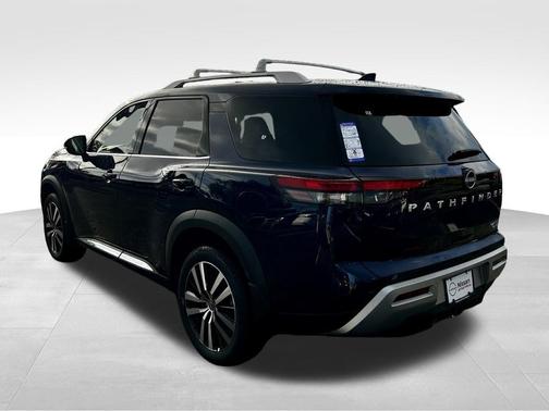 2025 Nissan Pathfinder Platinum 4WD