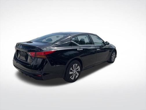 2022 Nissan Altima S FWD