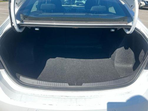 Summit White 2024 Chevrolet Malibu FWD 1LT