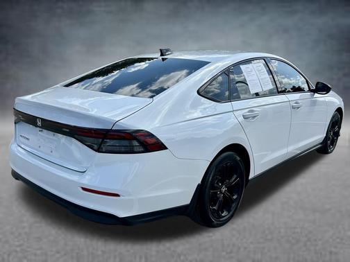 Platinum White Pearl 2025 Honda Accord SE