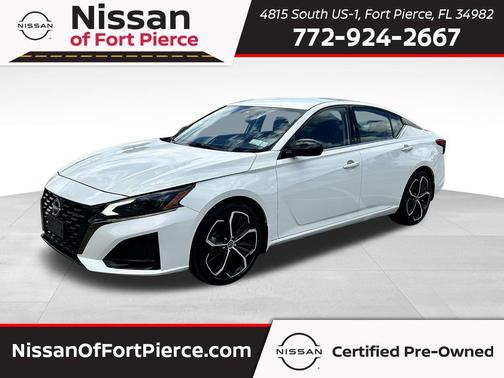 Pearl White Tricoat 2023 Nissan Altima SR FWD